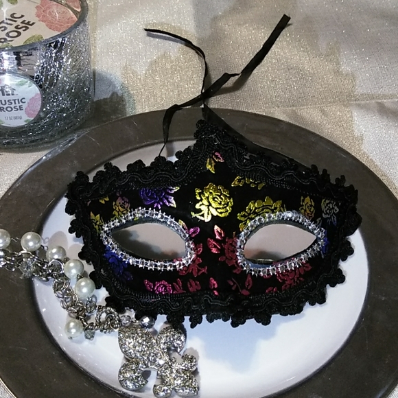 🌟NEW SEXY VELVET IRIDESCENT FLORAL MASK - Picture 5 of 6